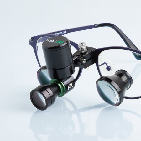 NK Vision K-wire light – осветитель для бинокуляров