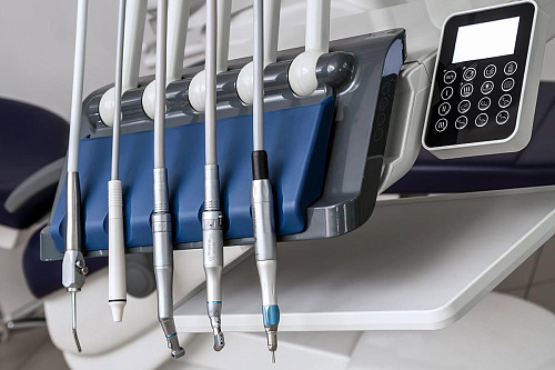 Woson WOD550 – стоматологическая установка с верхней подачей инструментов