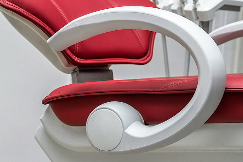 Woson WOD730 – стоматологическая установка с верхней подачей инструментов